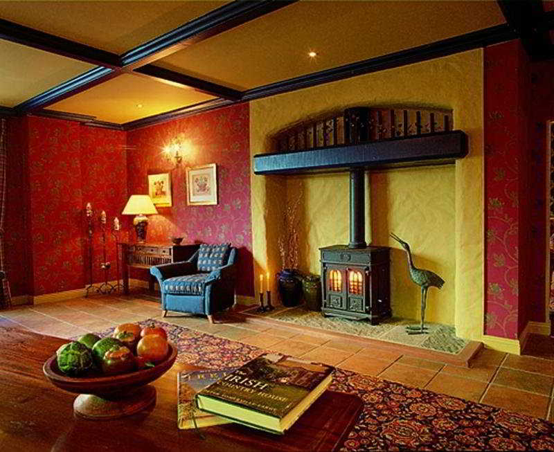 Whitegates Pub & Accommodation Killarney Bagian luar foto